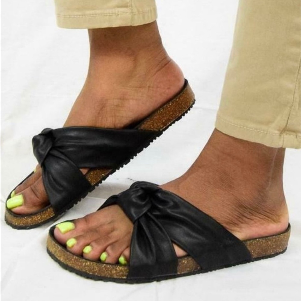 Universal Thread Sandals - Picture 2 of 4
